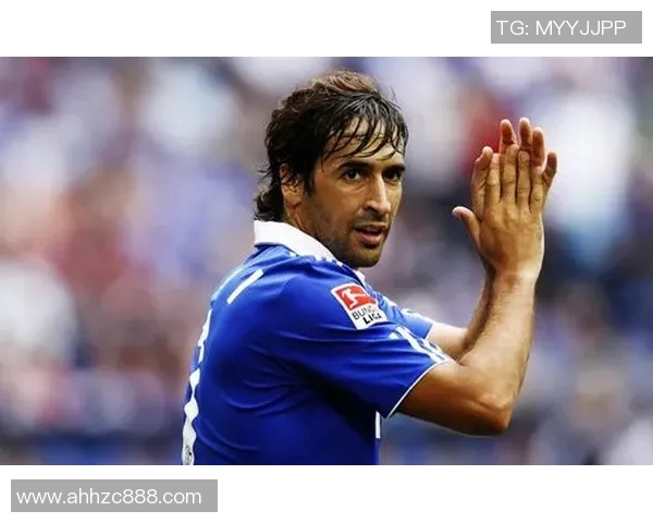 足球十大球星绝技集锦 球场上的神级操作与惊艳瞬间 足球十大球星绝技集锦 球场上的神级操作与惊艳瞬间