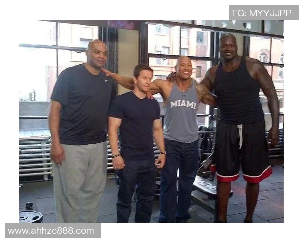 NBA球星与欧洲足球球星身高对比分析:谁更具身高优势 NBA球星与欧洲足球球星身高对比分析:谁更具身高优势