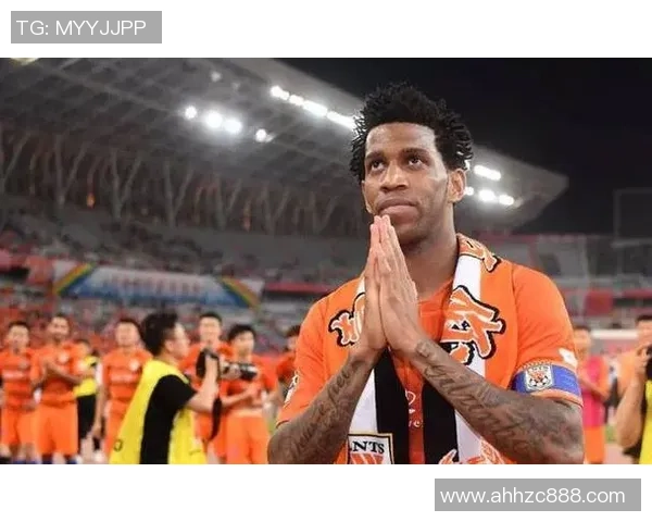 吉尔这位足球球星的传奇生涯与赛场荣耀全面解析